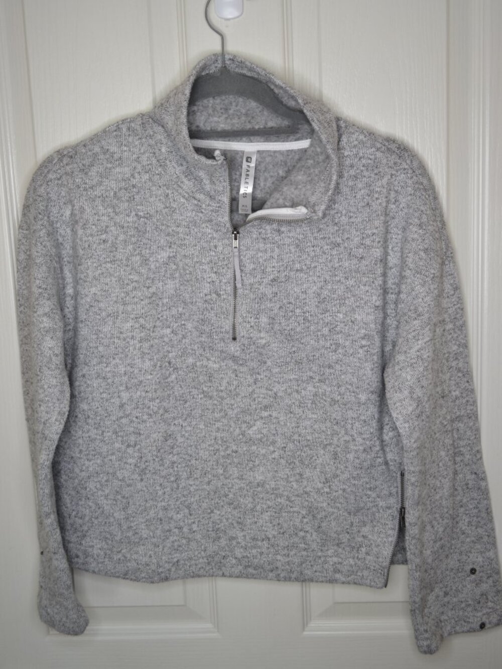 Fabletics Heather Gray Quarter Zip Pullover XS Cropped Sweatshirt Athleisure
